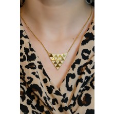 Üçgen Model Kolye 22 Ayar A080373