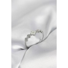 Prativas Gümüş Renk Minimal Yonca ve Zirkon Taşlı Kadın Yüzük - PRT3500EB10512