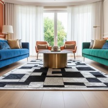 Decomarie Siyah ve Beyaz Tonlu Dana Derisi Patchwork Halı