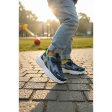 Enoch Dalgalı Desenli ve Neon Detaylı Çocuk Spor Ayakkabı