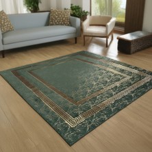 Decomarie Yeşil Zeminli Desenli Altın Bordürlü Peluş Halı – Yumuşak Dokulu, Modern ve Dekoratif Halı