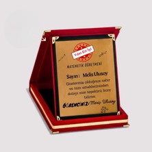 Çılgıntrend Kişiye Özel Matematik Öğretmeni Plaketi – Yılın En Iyi Öğretmeni Kadife Kutulu Teşekkür Ödülü