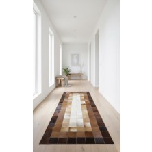 Decomarie Kahverengi ve Bej Tonlu Dana Derisi Patchwork Runner Halı – El Yapımı Doğal Deri Dekoratif Halı