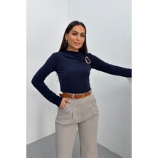 Spirituel Kadın Bluz Gold Toka Detaylı Büzgülü Uzun Kollu Sandy Kumaş Likralı Şık Bluz