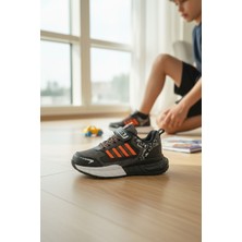 Enoch Ortopedik Üç Şerit Detaylı ve Desenli Çocuk Spor Ayakkabı