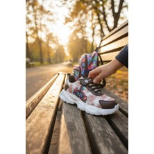 Enoch Kahraman Figürlü ve Dokulu Panel Detaylı Cırtlı Çocuk Ayakkabı