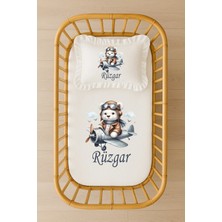 Moda Lime Isimli Bebek Nevresim Takımı 70X120 – Uçak Kullanan Pilot Ayıcık Tasarım Fırfırlı Dolgulu Yastıklı