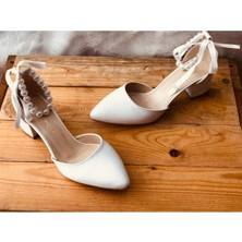 İlkinin Pabuçları Incili Bilek Detaylı Düğün Ayakkabısı, Beyaz Ayakkabı, 5cm Kalın Topuklu Şık Gelin Ayakkabısı