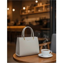 Just Polo  Kadın Orijinal Lüks El ve Omuz Çantası Minimal & Prestij Tasarım Ebat: 25 x 21 cm