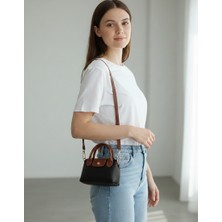 Minimalist Tasarım El ve Omuz Kullanımına Uygun Küçük Boy Mıknatıs Kapama Kadın Çantası