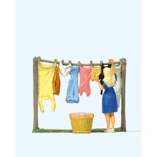 Preiser 28110, 1/87 Çamaşır Yıkama Günü Figürü