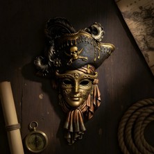 Dolce Korsan Duvar Mask