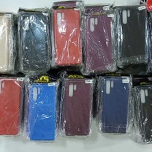 Norino P30 Pro Telefon Kılıfı (Mevcut Stoklardan Karışık Gönderim Yapılacaktır)