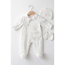 Kardeşler Bebe Dantelli Çiçek Nakışlı Kız Bebek Tulum Bere Eldiven Seti