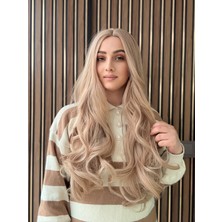 Aura Peruk Medikal Cilt Görünümlü Perçemsiz Geniş Dalgalı Uzunluğu Muhteşem Vip Modelimiz