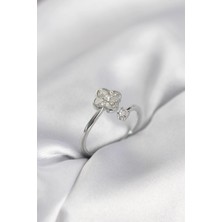 S'82 Gümüş Renk Zirkon Taşlı Yonca Model Kadın Yüzük