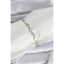 Pazarcan Gümüş Renk Zirkon Taşlı Sıralı Yonca Model Asansörlü Kadın Bileklik