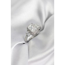 Eco Lounge Gümüş Renk Kare Baget Zirkon Taşlı Tek Taş Model Kadın Yüzük