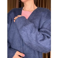 Lacivert V Yaka Yumuşak Dokulu Yün Hırka