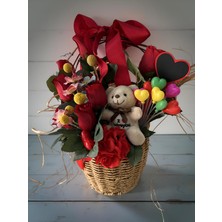 Florivya Design Sevgililer Günü Özel Kırmızı Gül Tasarımlı Hasır Sepet Çiçek Aranjmanı Ayıcık Detaylı