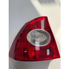 BSG Focus 2-2.5 Arka Stop Lambası Sedan Sol Duysuz