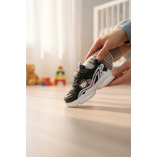 Enoch Hello Kitty Karakter Figürlü ve Hologram Detaylı Kız Çocuk Spor Ayakkabı
