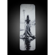 Savaşçı Kadın Kitap Ayracı – 3D Baskı Pla | Siyah & Beyaz Kabartmalı Tasarım