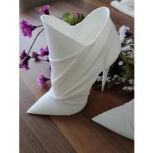 Kadınlara Özel Topuklu Ayakkabı Kalemlik – Şıklığı Masanıza Taşıyın Anlamlı Hediye