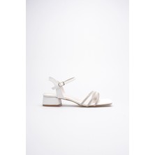 Trendella Kadın Beyaz Taş Detaylı Kalın Topuklu Şık Sandalet TR20MY26B