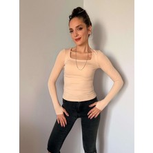 Pudra Parmak Geçmeli Kare Yaka Bluz