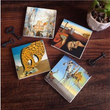 Renklimestore Dalí Belleğin Azmi, Arzunun Gizemi, Antonius, Amerika’nın Keşfi Taş Bardak Altlığı Seti - 4 Parça - Dekoratif, Rustik, 10X10 Cm, Kaydırmaz Tabanlı, Şık ve Dayanıklı SC215
