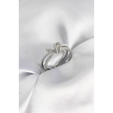 Gümüş Renk Incili Zirkon Taşlı Düğüm Kadın Yüzük