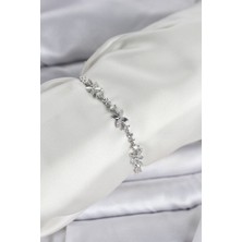 Gümüş Renk Yonca Model Zirkon Taşlı Asansörlü Kadın Bileklik