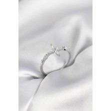 Yıldız Model Zirkon Taşlı Gümüş Renk Kadın Yüzük