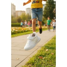 Enoch Çocuk Spor Ayakkabı Sportif Hatlı ve Rahat Tabanlı Model