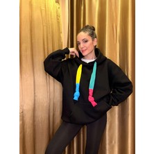 Renkli Kordon Detaylı Siyah Sweatshirt