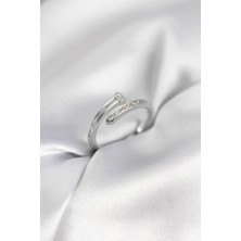 Zirkon Taşlı Gümüş Renk Yassı Çivi Model Kadın Yüzük