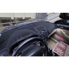 Lee Willson 2003-2009 Modellerine Uygun Toyota Avensis Torpido Koruma Halısı Siyah Kenar Renk Siyah