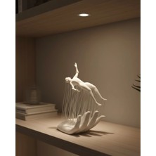 Kaia Life 3D El Üzerinde Insan Figürü Beyaz Minimal Masa Üstü Dekor