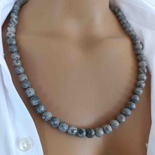 Mga Doğaltaş Gri Jasper Taşı 8 mm Doğal Taş Kolye – %100 Gerçek Hakiki – Çelik Zincirli – 45-55 cm Ayarlanabilir – Sertifikalı – Mdf Hediye Kutulu