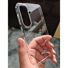 Pirok Store Samsung S26 Uyumlu Şeffaf Sararmaz Mika Sert Ince Hafif Telefon Kılıfı – Darbe ve Çizilmelere Karşı Koruma
