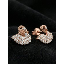 Erdobia 925 Ayar Zirkon Taşlı Rose Kuğu Model Minimal Çivili Gümüş Küpe