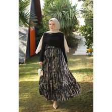 Moda Saten Şifon Drapeli Tesettür Elbise – Kemer Detaylı, 145 cm Maxi Boy, Zarif ve Akıcı Tasarım