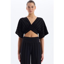COMEUP Jakarlı Delik Desenli Yarasa Kol Crop Top Siyah