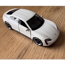 Nostalji Kutusu Porsche Taycan Turbo Metal Diecast Oyuncak Araba 1:32 Beyaz Koleksiyonluk Çek Bırak Detaylı Model