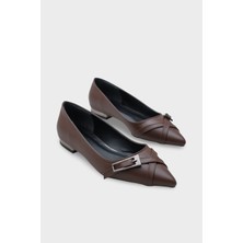 Capone Outfitters Karry Sivri Burunlu Kısa Topuklu Metal Aksesuarlı Kadın Babet