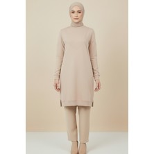 Modarte Kadın Krem V Dikiş Detaylı Uzun Sweat Tunik – Rahat Kalıp Günlük Tesettür Tunik