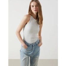 LC Waikiki Gri Bisiklet Yaka Dokulu Kadın Atlet