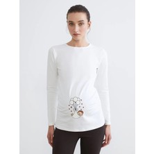 LC Waikiki Beyaz Bisiklet Yaka Baskılı Kadın Tişört