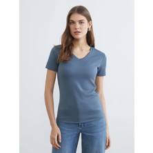 LC Waikiki Gri V Yaka Soft Touch Kadın Tişört